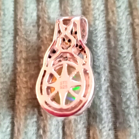 ETHIOPIAN WELO OPAL, MULTI GEMSTONE PENDANT - Picture 4 of 7